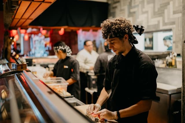 Ideal Food Cost Percentage: Benchmarks by Restaurant Type + How to Calculate Yours (2026)